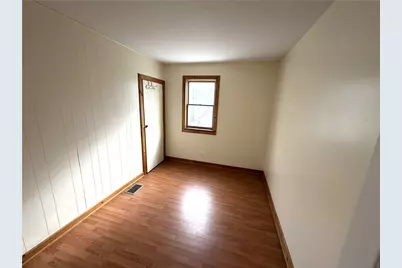 154 Jefferson Ave, Vandergrift, PA 15690 - Photo 15