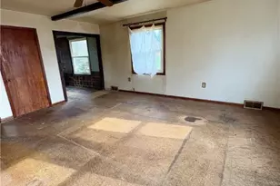 589 Hookstown Grade Rd, Moon/Crescent Twp, PA 15108 - Photo 9