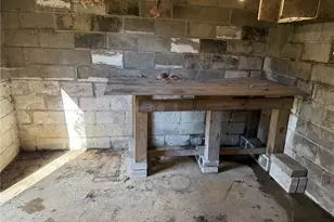 589 Hookstown Grade Rd, Moon/Crescent Twp, PA 15108 - Photo 17