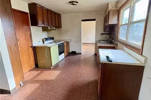 589 Hookstown Grade Rd, Moon/Crescent Twp, PA 15108 - Photo 11