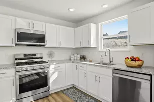 120 Samantha Dr, Center Township, PA 15061 - Photo 5