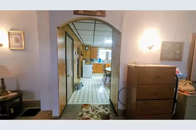 302 E Church St, Clay Township, PA 16061 - Photo 13