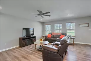 136 Cameron Square Dr, Connoquenessing Boro, PA 16033 - Photo 33