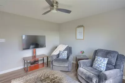 136 Cameron Square Dr, Connoquenessing Boro, PA 16033 - Photo 15