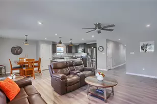 136 Cameron Square Dr, Connoquenessing Boro, PA 16033 - Photo 35