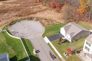 136 Cameron Square Dr, Connoquenessing Boro, PA 16033 - Photo 9