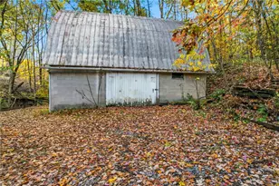 729 E Lake Rd, Pymatuning Township, PA 16154 - Photo 11