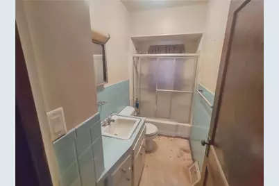 76 Summit Ave, Ellwood City, PA 16117 - Photo 11