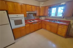 76 Summit Ave, Ellwood City, PA 16117 - Photo 9