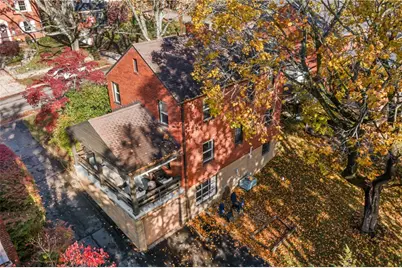 747 Fruithurst Dr, Pittsburgh, PA 15228 - Photo 33