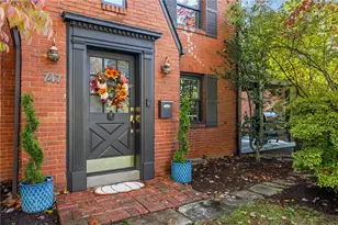 747 Fruithurst Dr, Pittsburgh, PA 15228 - Photo 3