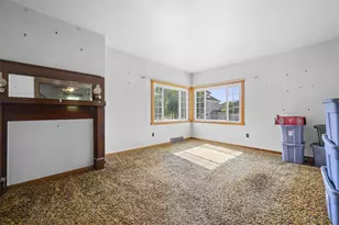 6102 Roslyn St, Elizabeth Twp/Boro, PA 15135 - Photo 7