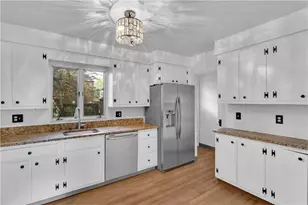 130 Yorkshire Dr, Pittsburgh, PA 15208 - Photo 15