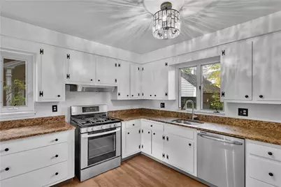 130 Yorkshire Dr, Pittsburgh, PA 15208 - Photo 17