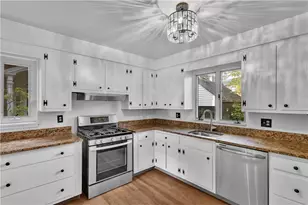 130 Yorkshire Dr, Pittsburgh, PA 15208 - Photo 17