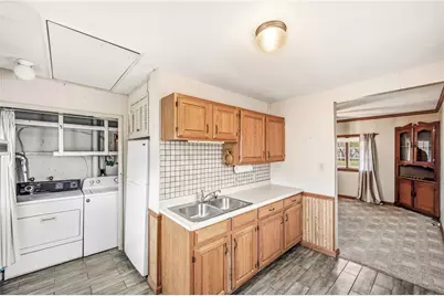 1122 Memorial Blvd, Sharon, PA 16146 - Photo 15