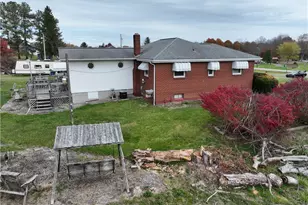 346 Ceylon Rd, Carmichaels-Cumberland, PA 15320 - Photo 3