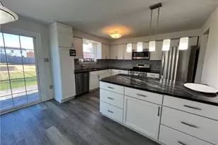 2279 Lancelot Dr, North Huntingdon, PA 15642 - Photo 3