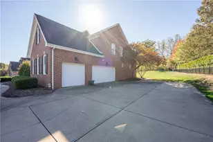 4804 Greenhead Ct, Murrysville, PA 15668 - Photo 3