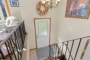 801 Redstone Dr, Pittsburgh, PA 15101 - Photo 3