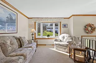 801 Redstone Dr, Pittsburgh, PA 15101 - Photo 5