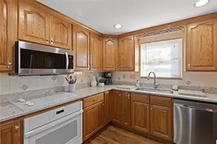 801 Redstone Dr, Pittsburgh, PA 15101 - Photo 11