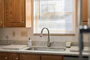 801 Redstone Dr, Pittsburgh, PA 15101 - Photo 13