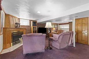 801 Redstone Dr, Pittsburgh, PA 15101 - Photo 29