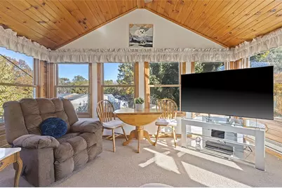 801 Redstone Dr, Pittsburgh, PA 15101 - Photo 15