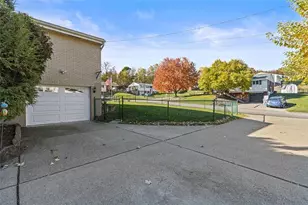 801 Redstone Dr, Pittsburgh, PA 15101 - Photo 35