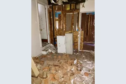 419 Bellvue St, Wall Boro, PA 15148 - Photo 3