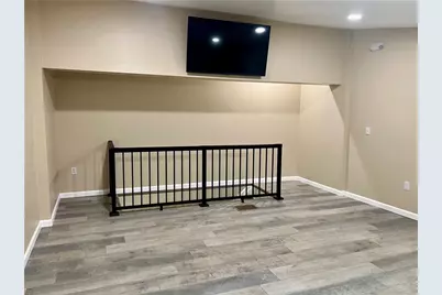 105 Entrance Dr, Pittsburgh, PA 15068 - Photo 23