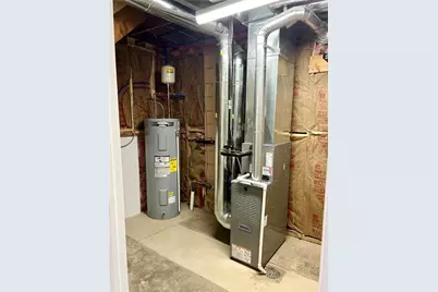 105 Entrance Dr, Pittsburgh, PA 15068 - Photo 27