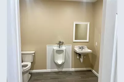 105 Entrance Dr, Pittsburgh, PA 15068 - Photo 35