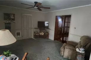 315 Fountain Ave, Ellwood City, PA 16117 - Photo 11