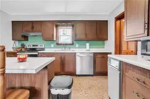 2101 Walnut Dr, Derry Township, PA 15650 - Photo 7