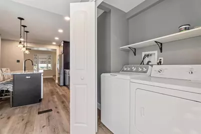 2829 Dwight Ave, Pittsburgh, PA 15216 - Photo 17