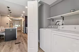 2829 Dwight Ave, Pittsburgh, PA 15216 - Photo 17