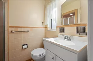 1751 Helen Dr, Pittsburgh, PA 15216 - Photo 19