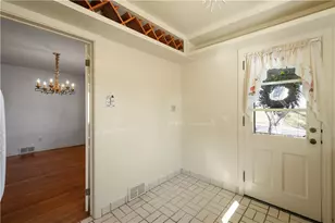 1751 Helen Dr, Pittsburgh, PA 15216 - Photo 15