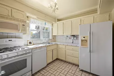 1751 Helen Drive, Pittsburgh, PA 15216 - Photo 13