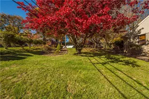 1751 Helen Dr, Pittsburgh, PA 15216 - Photo 33