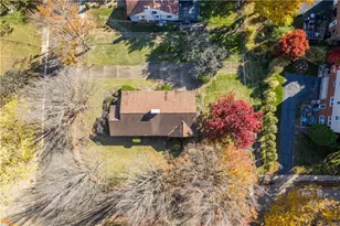 1751 Helen Dr, Pittsburgh, PA 15216 - Photo 37