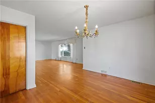 1751 Helen Dr, Pittsburgh, PA 15216 - Photo 9