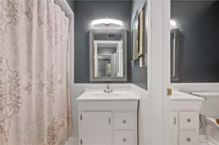 1060 Chatham Park Dr, Scott Township, PA 15216 - Photo 25