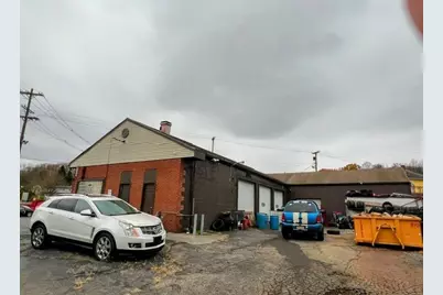 305 Sampson St, New Castle, PA 16101 - Photo 3