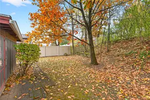 100 Fieldstone Dr, Pittsburgh, PA 15116 - Photo 37