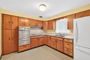 100 Fieldstone Dr, Pittsburgh, PA 15116 - Photo 13