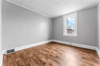 1205 Lawrence Ave, Ellwood City, PA 16117 - Photo 9