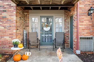 1100 Chatham Park Dr, Scott Township, PA 15216 - Photo 23